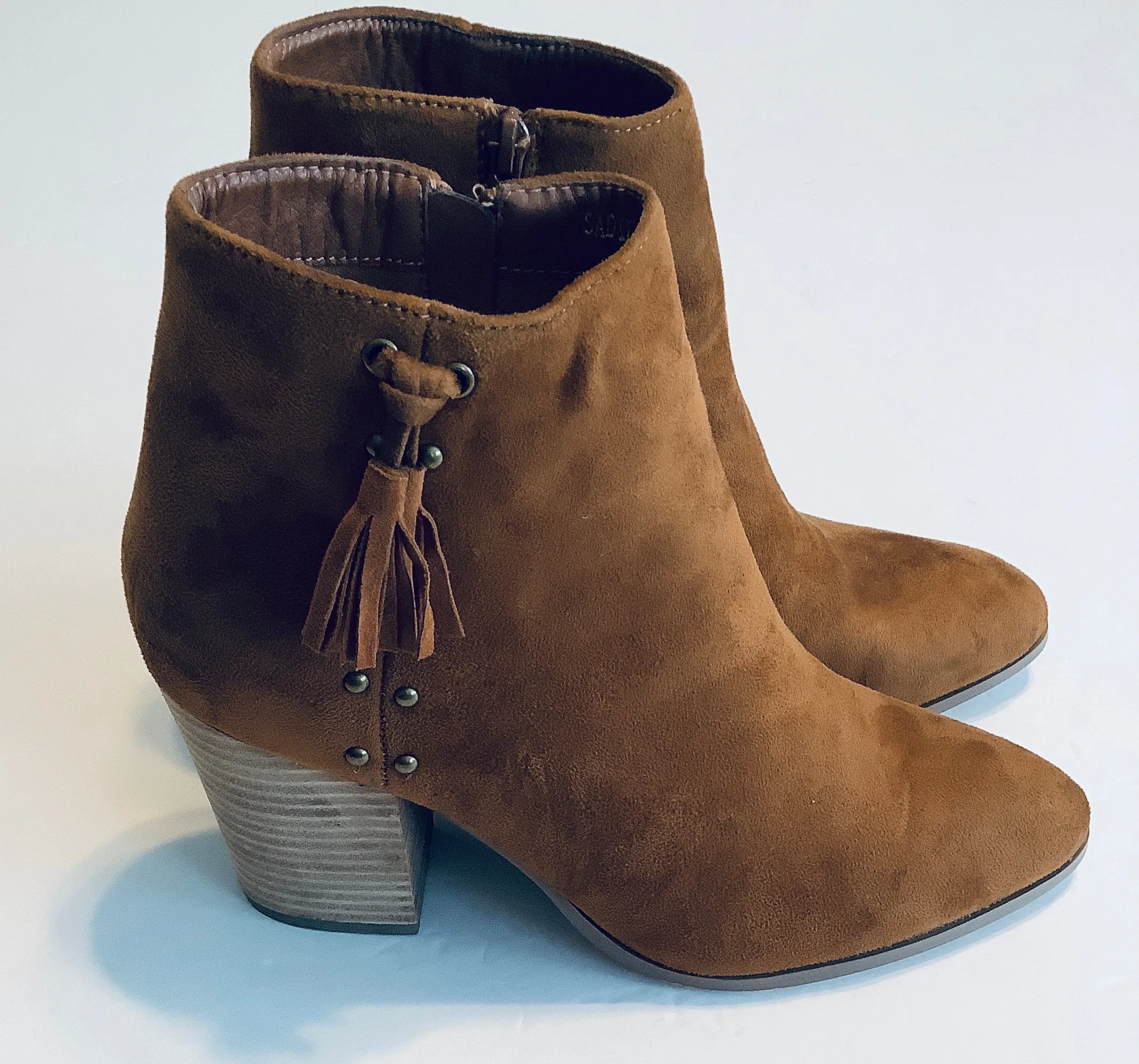 Boots Ankle Heels By Clothes Mentor In Brown, Size: 10