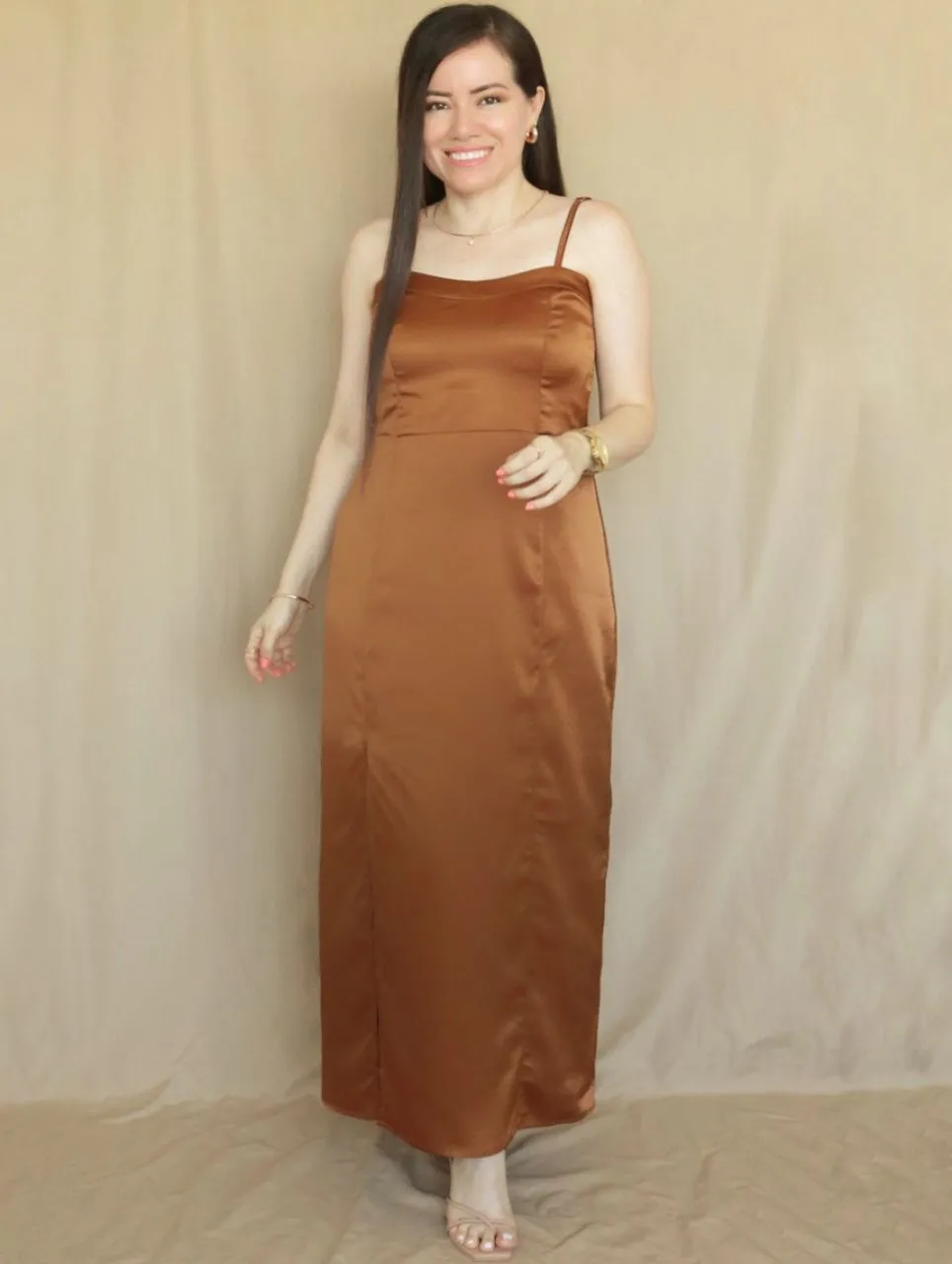 MAXIVESTIDO TIRAS ESPALDA MULTIAGUJA TOFFEE ENTERO