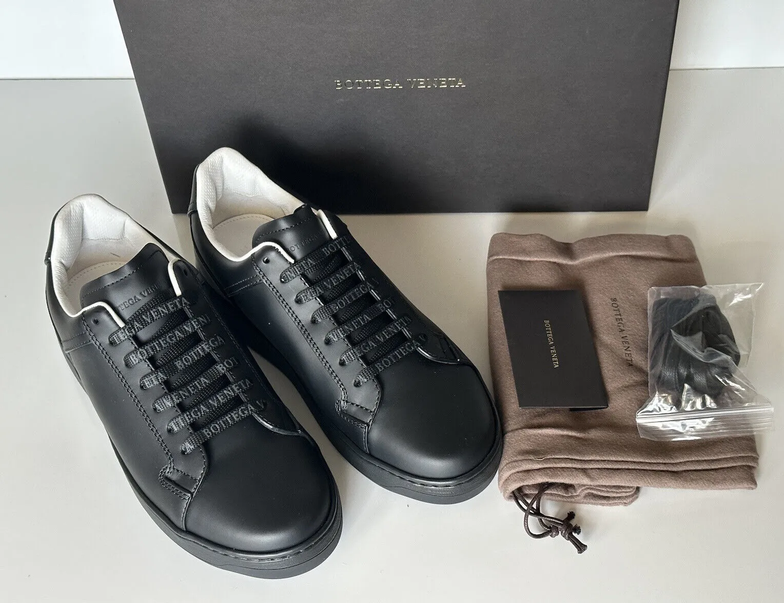 NIB $690 Bottega Veneta Men's Calf Leather Black Sneakers 12 US (45 Euro) 578298
