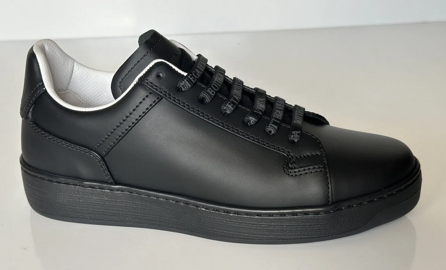 NIB $690 Bottega Veneta Men's Calf Leather Black Sneakers 12 US (45 Euro) 578298