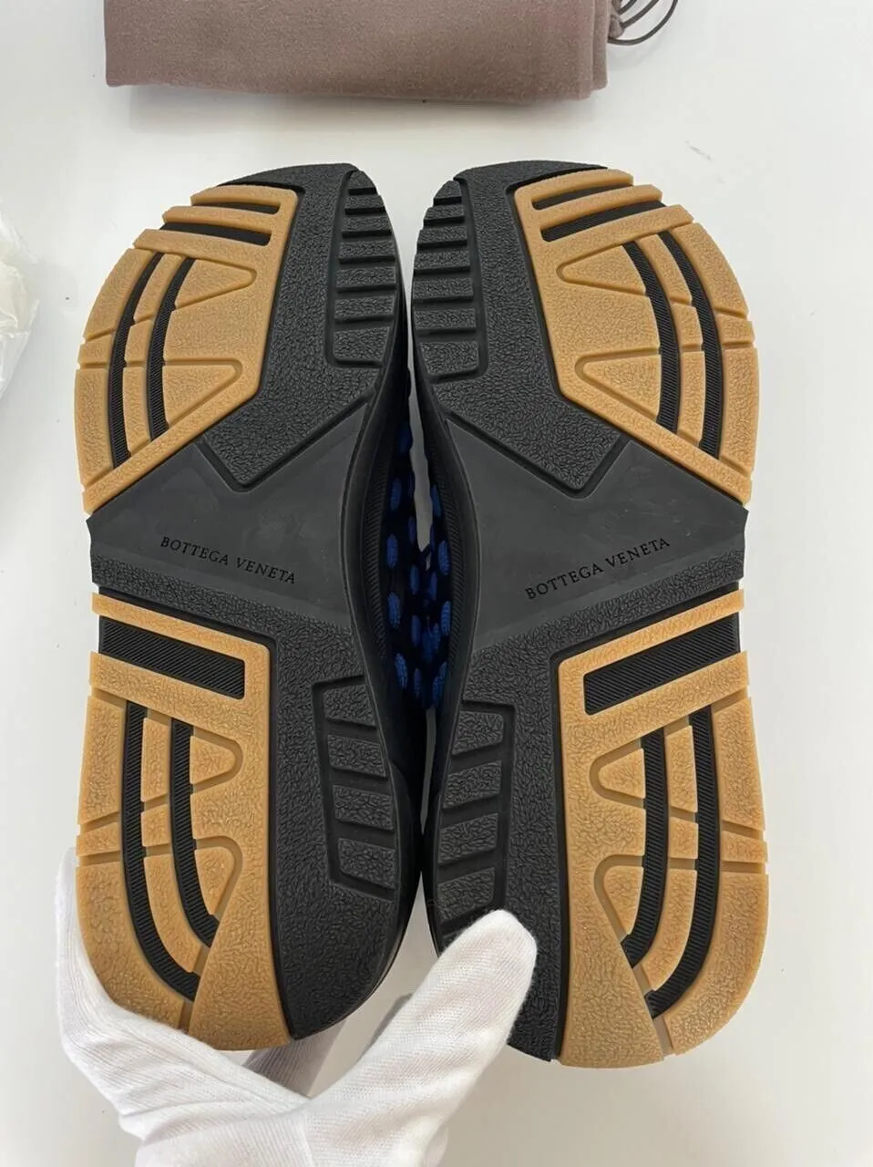 NIB $950 Bottega Veneta Mens Leather Black/Blue Sneakers 9 US (42) 578305 1014