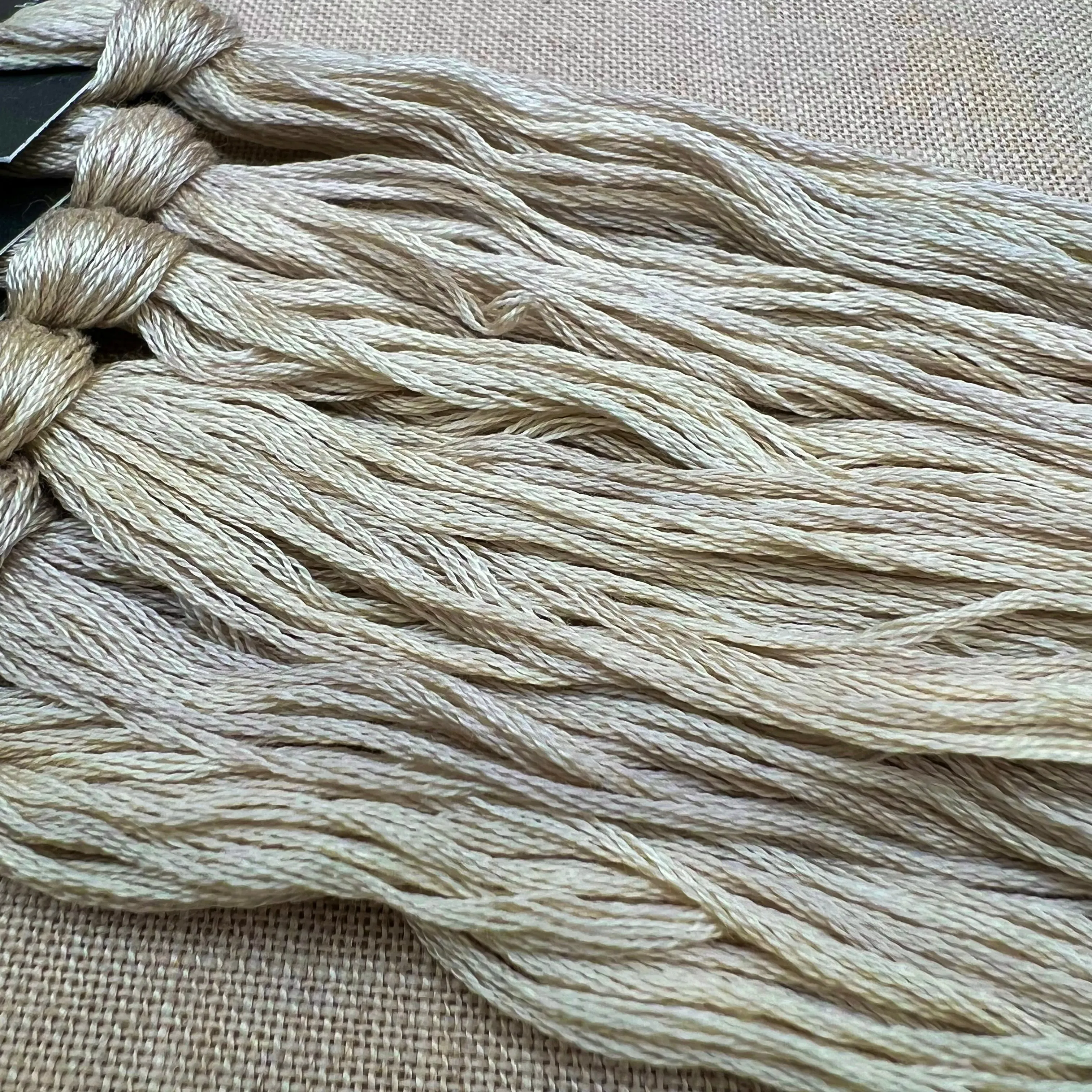 Roxy Floss Collection 8yd Oyster