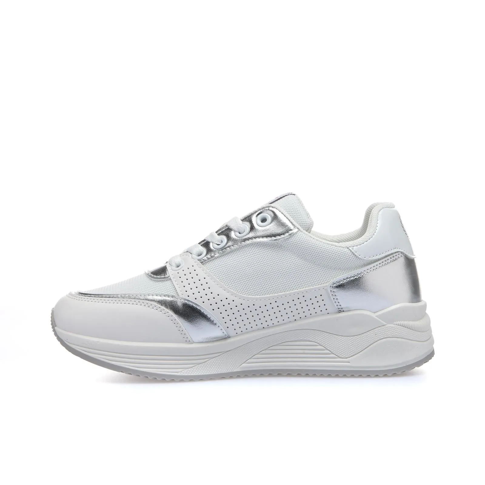 Sneakers bianche con suola chunky