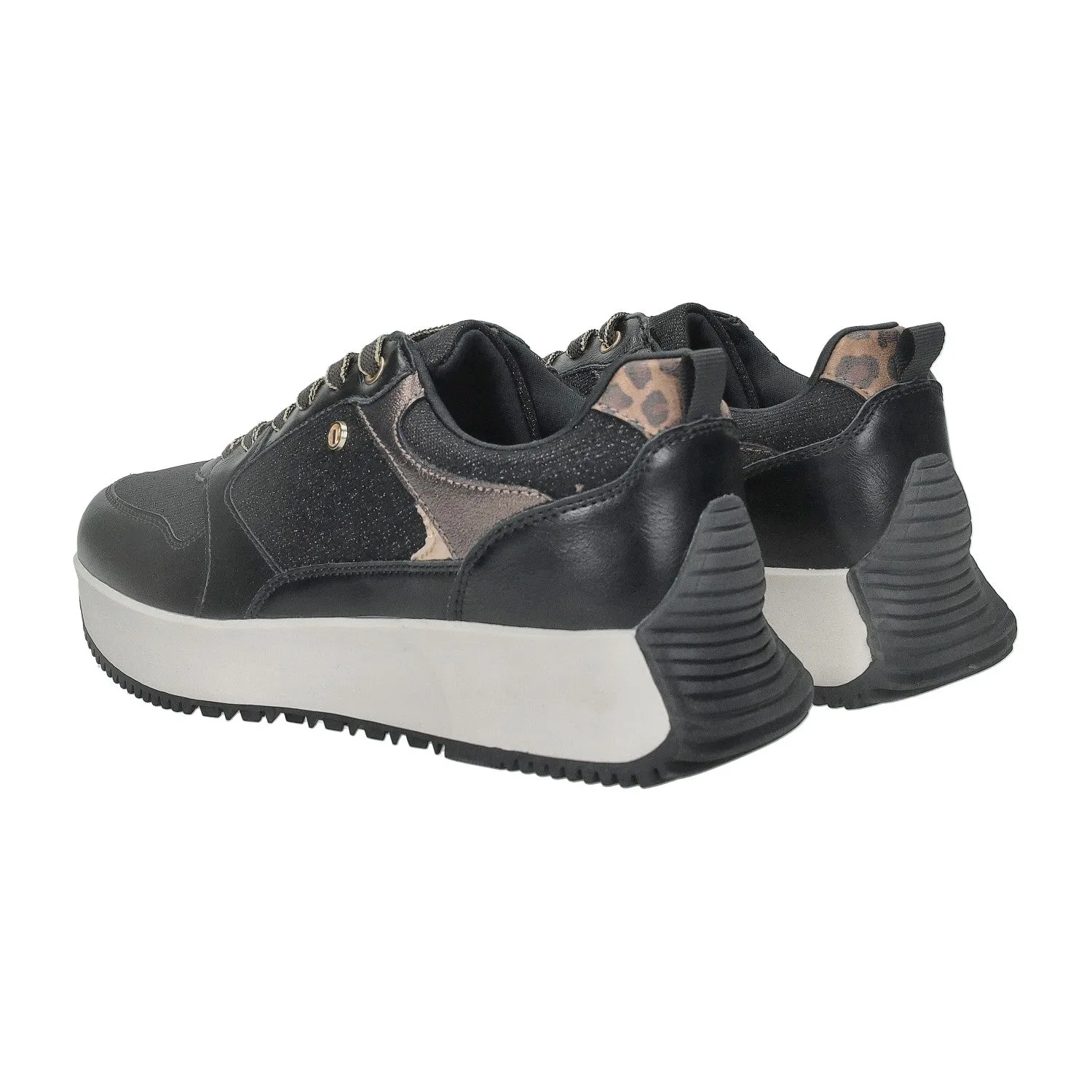 Sneakers con trama glitterata.sottopiede in Memory.
