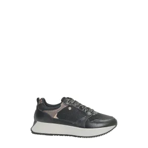 Sneakers con trama glitterata.sottopiede in Memory.