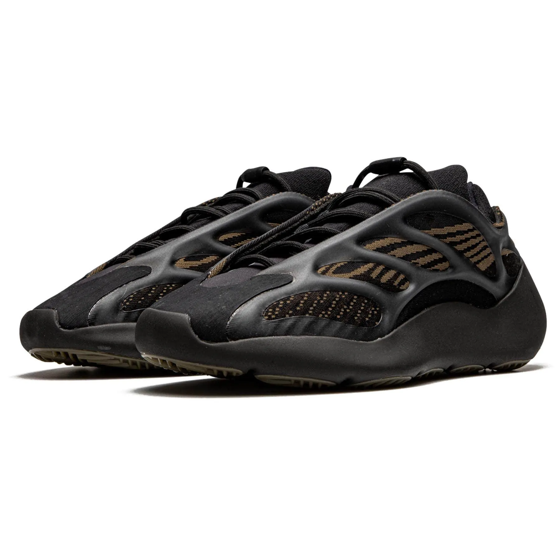 YEEZY 700 V3 CLAY BROWN
